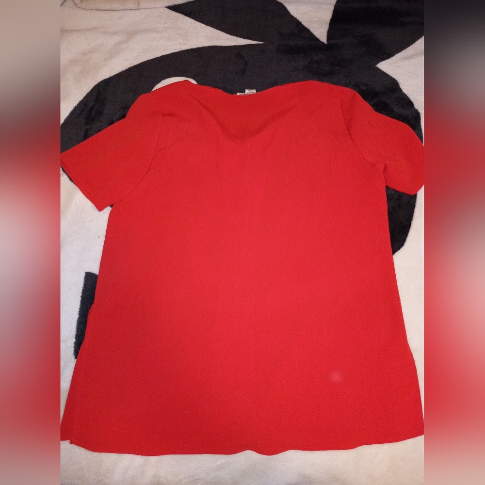 Red blouse - Picture 4 of 4